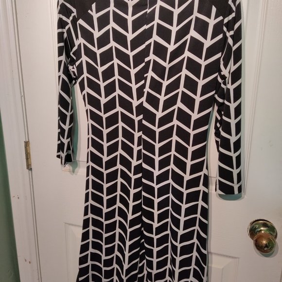 Black and white Laura petite size 4 dress - Picture 2 of 5